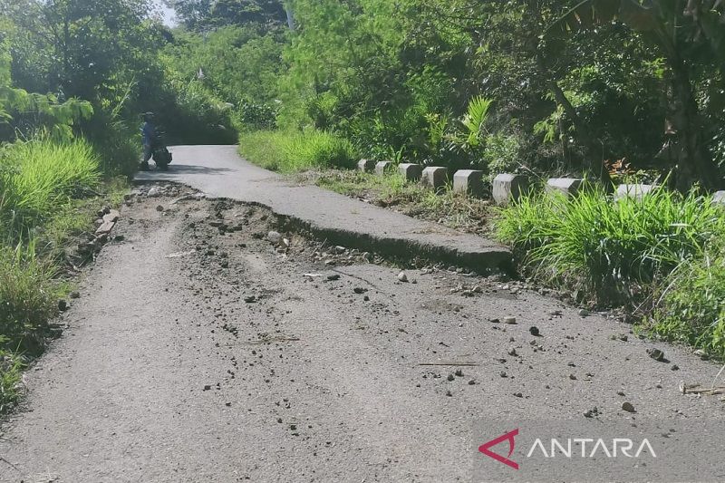 Warga Keluhkan Kondisi Jalan Amblas Di Blangkejeren Agusen ANTARA