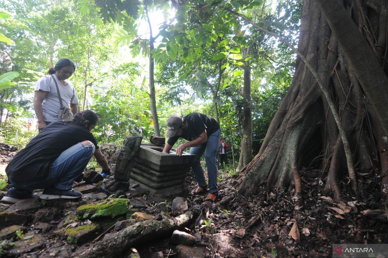 Perawatan Benda Cagar Budaya Di Klaten ANTARA News