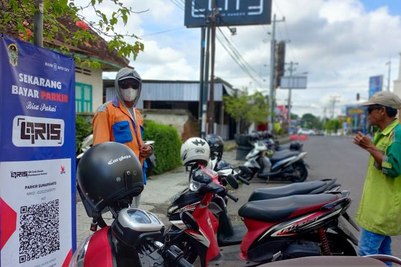 Yogyakarta Uji Coba Bayar Parkir Menggunakan QRIS ANTARA News