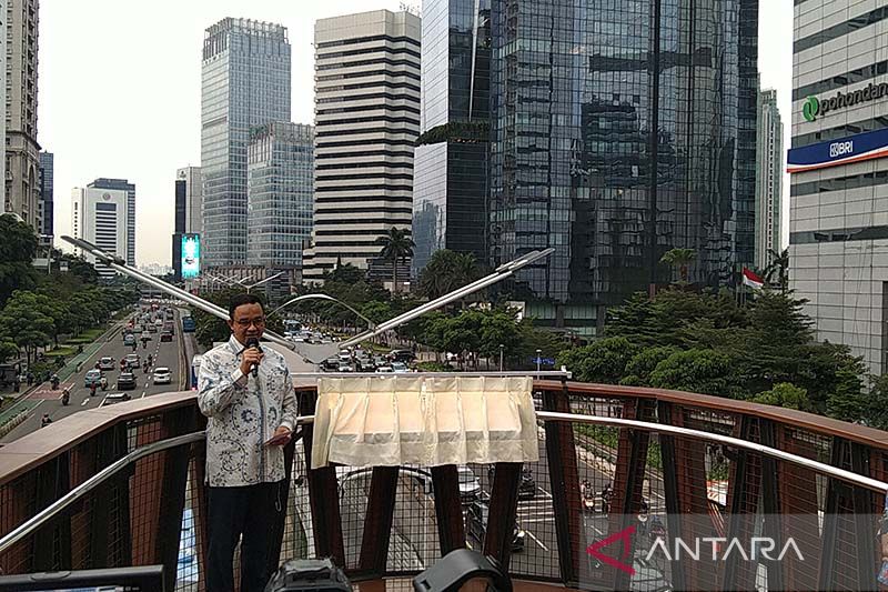 Anies Buka Operasional Jembatan Penyeberangan Phinisi Antara News