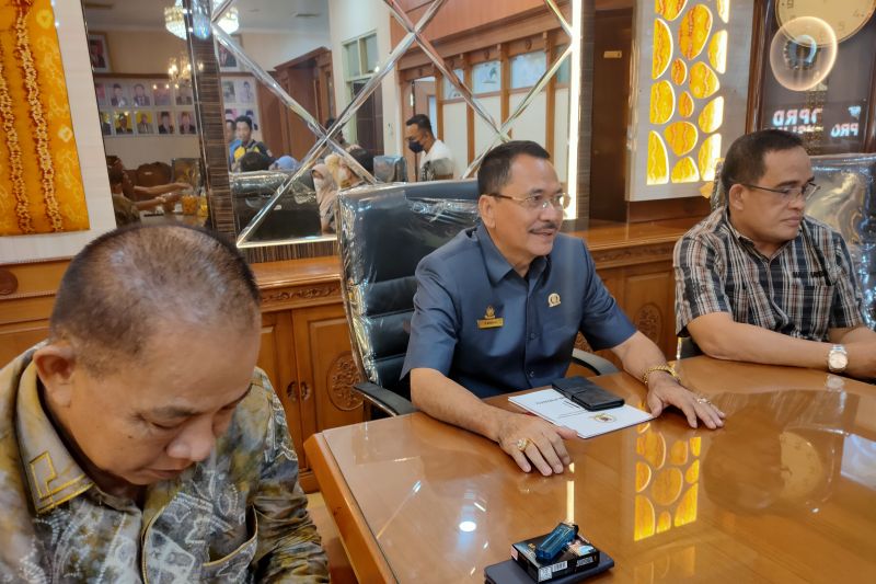 Ketua DPRD Kalsel Undang Rhoma Hiburan Agustusan Warga Pedesaan