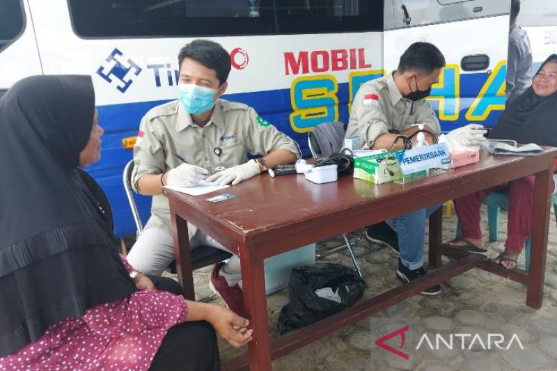 Mobil Sehat PT Timah Layani Kesehatan Warga Pulau Nasik ANTARA News