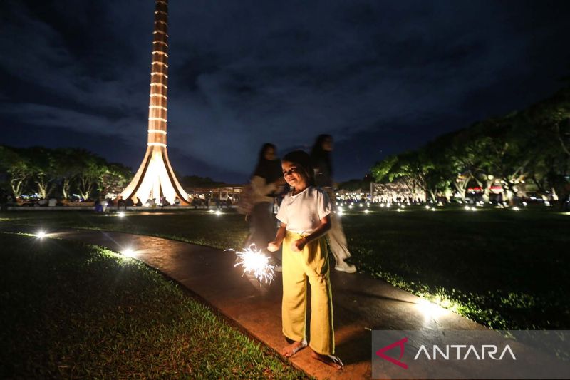 Tmii Jadi Pusat Perayaan Tahun Baru Di Jakarta Antara News