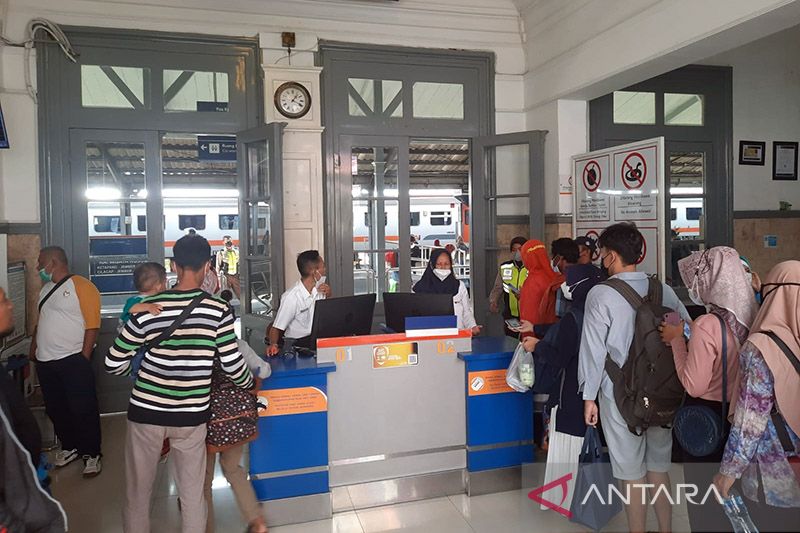 Tiket KA Angkutan Lebaran Di Daop Jember Terjual 66 Persen ANTARA News