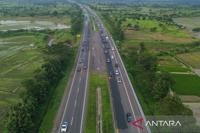 Perpanjangan Rekayasa Lalu Lintas Satu Arah Di Tol Cipali ANTARA News