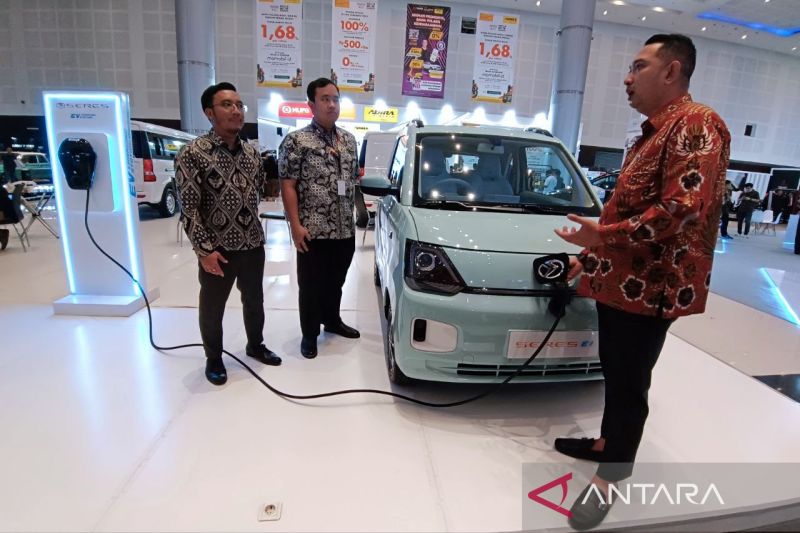 Gelaran Iims Surabaya Pamerkan Kendaraan Mobil Ramah Lingkungan