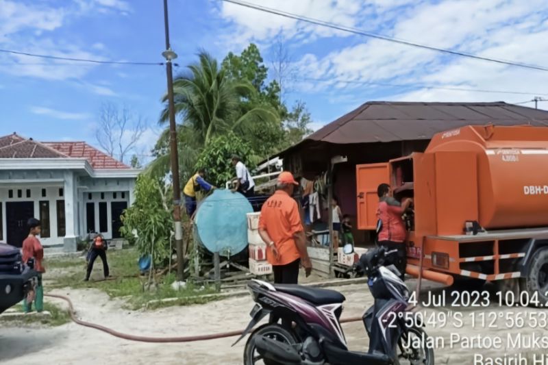 Pemkab Kotim Pasok Air Bersih Bantu Masyarakat Terdampak Kekeringan