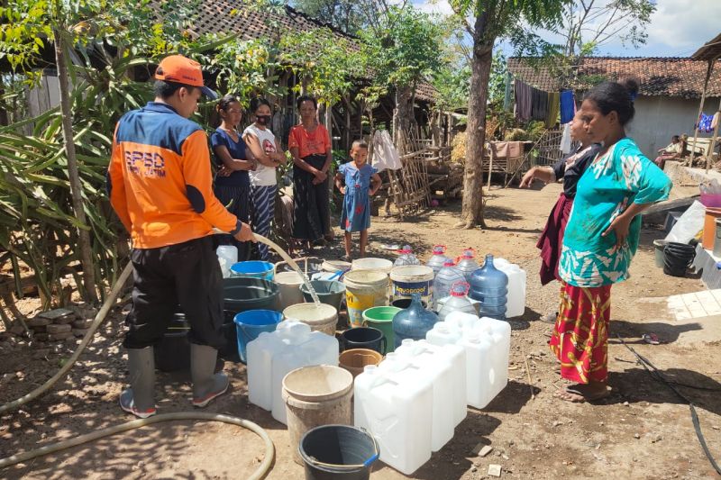 BPBD Situbondo Distribusi Air Bersih Terdampak Kekeringan Bergantian