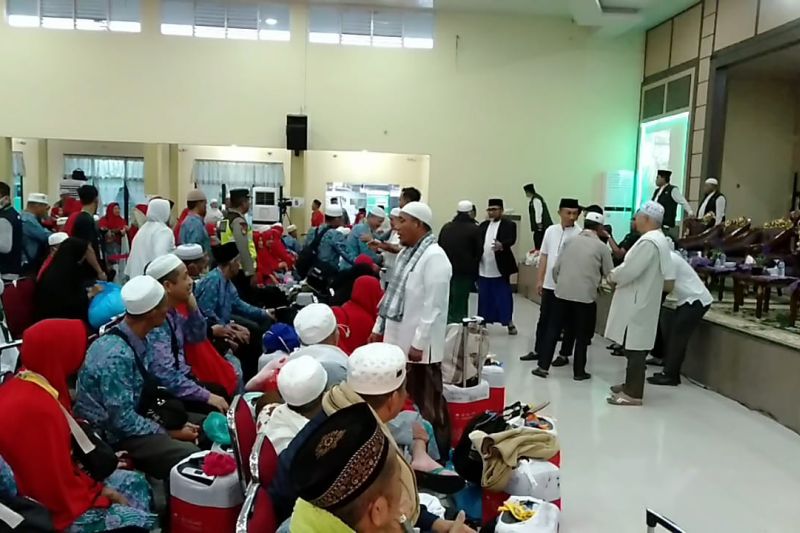 Gubernur Jambi Sambut Kepulangan 369 Jemaah Haji Kloter 20 ANTARA News