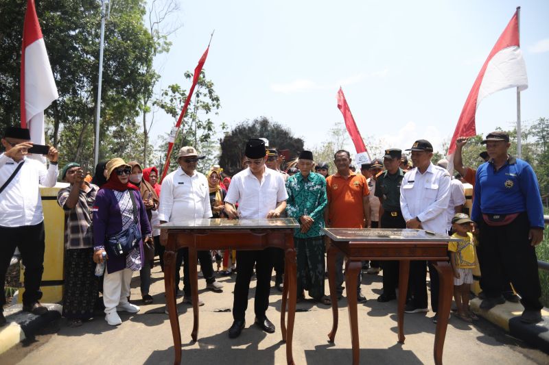 Pemkab Trenggalek Resmikan Jembatan Penghubung Tiga Desa ANTARA News