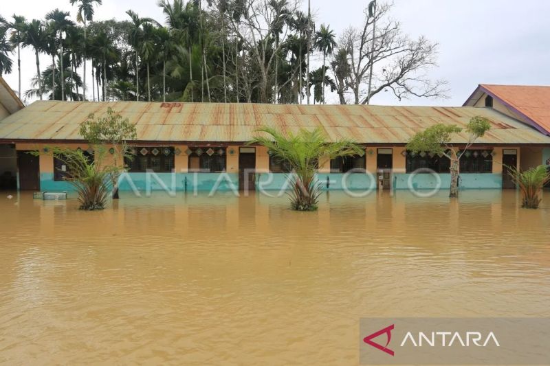 Sekolah Di Aceh Barat Lumpuh Akibat Terendam Banjir Antara News