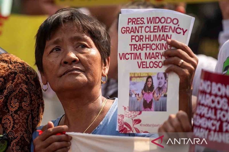 Aksi Kerabat Terpidana Mary Jane Veloso Saat Kunjungan Presiden Jokowi