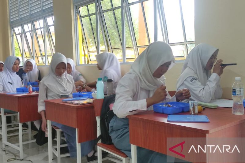 Siswa Sman Tanjungpinang Dapat Program Makan Bergizi Gratis