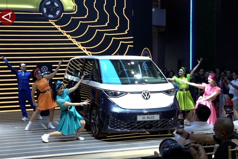 Volkswagen Hadirkan Mobil Listrik Varian Long Wheelbase