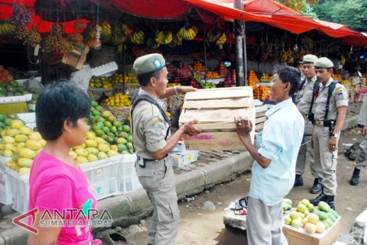 Pemkot Pariaman Tunda Penertiban PKL Pantai Pauh