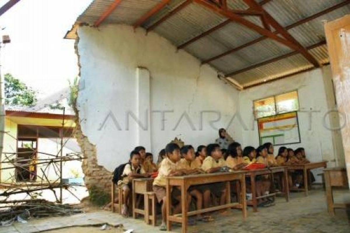 Pemkab Perbaiki Sekolah Rusak Akibat Puting Beliung