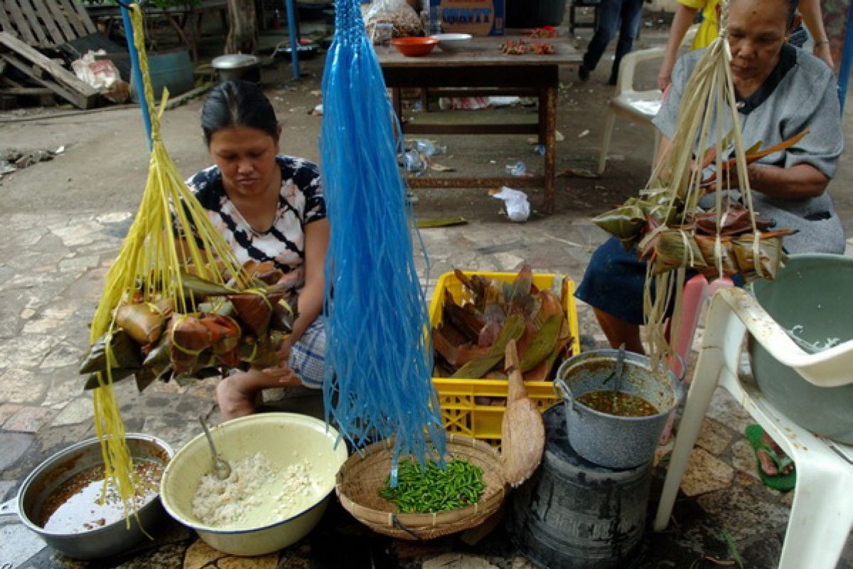 Kota Singkawang bagikan 50.000 kue bacang kepada masyarakat