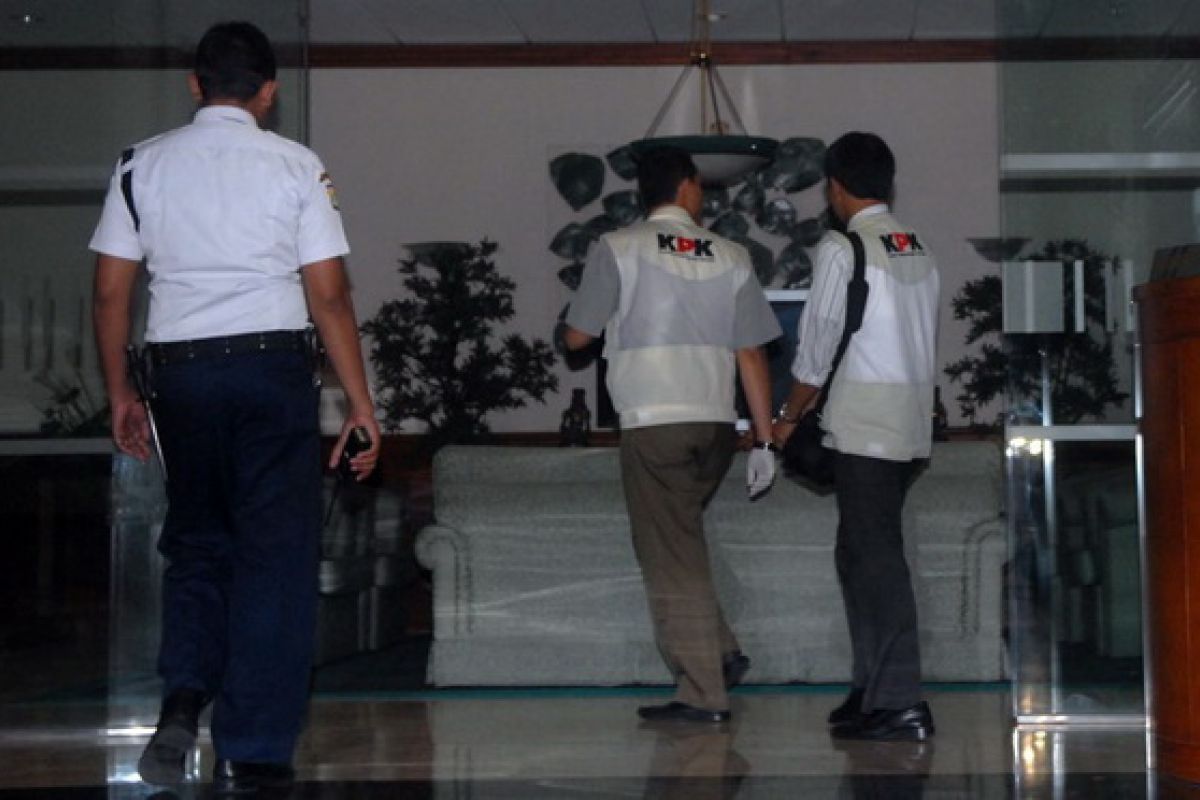 KPK geledah empat tempat terkait kasus PON Riau
