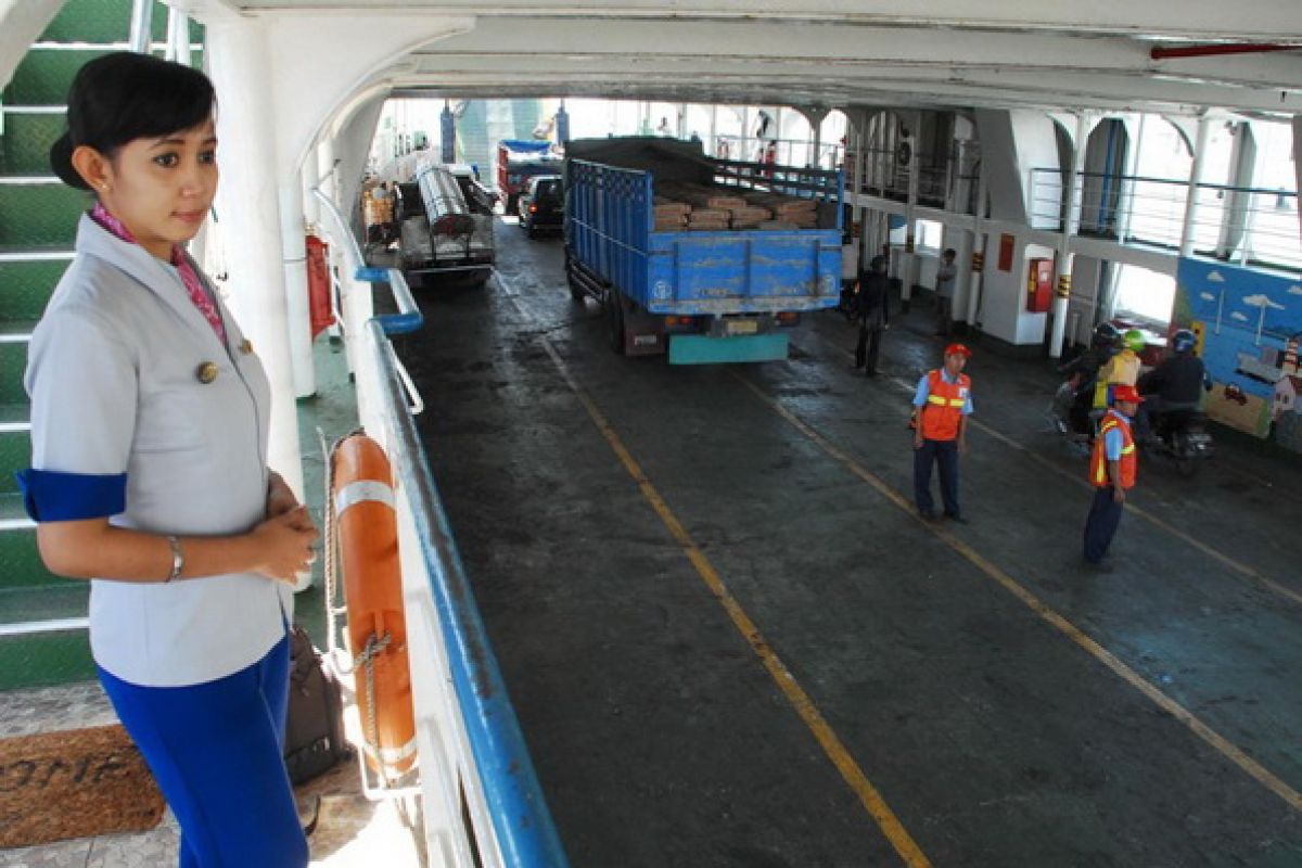 PT ASDP melayani reservasi tiket daring di Pelabuhan Ujung dan Kamal
