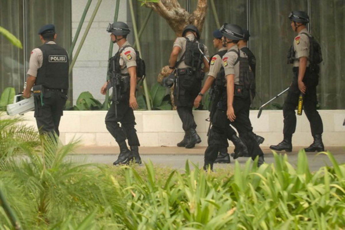Tas mencurigakan tergeletak di halaman Hotel Indonesia Kempinski