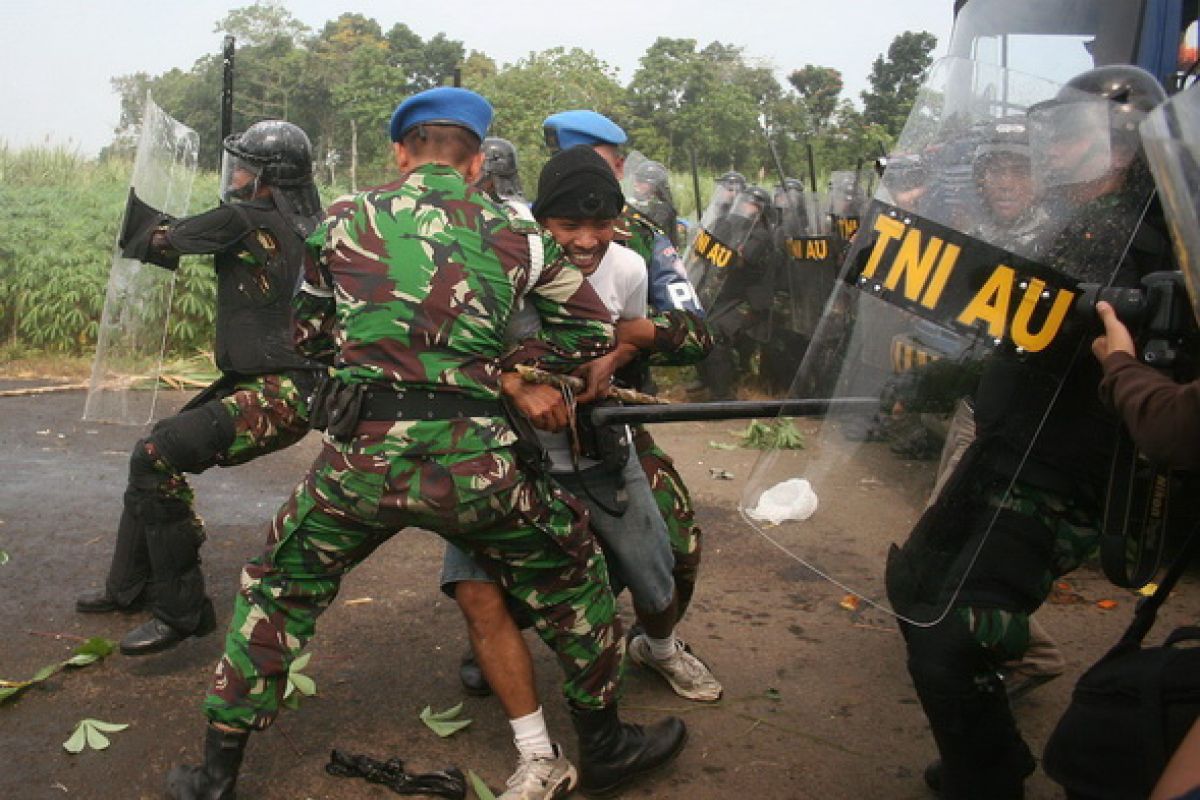 TNI gabungan simulasi tangani bentrok warga Ternate