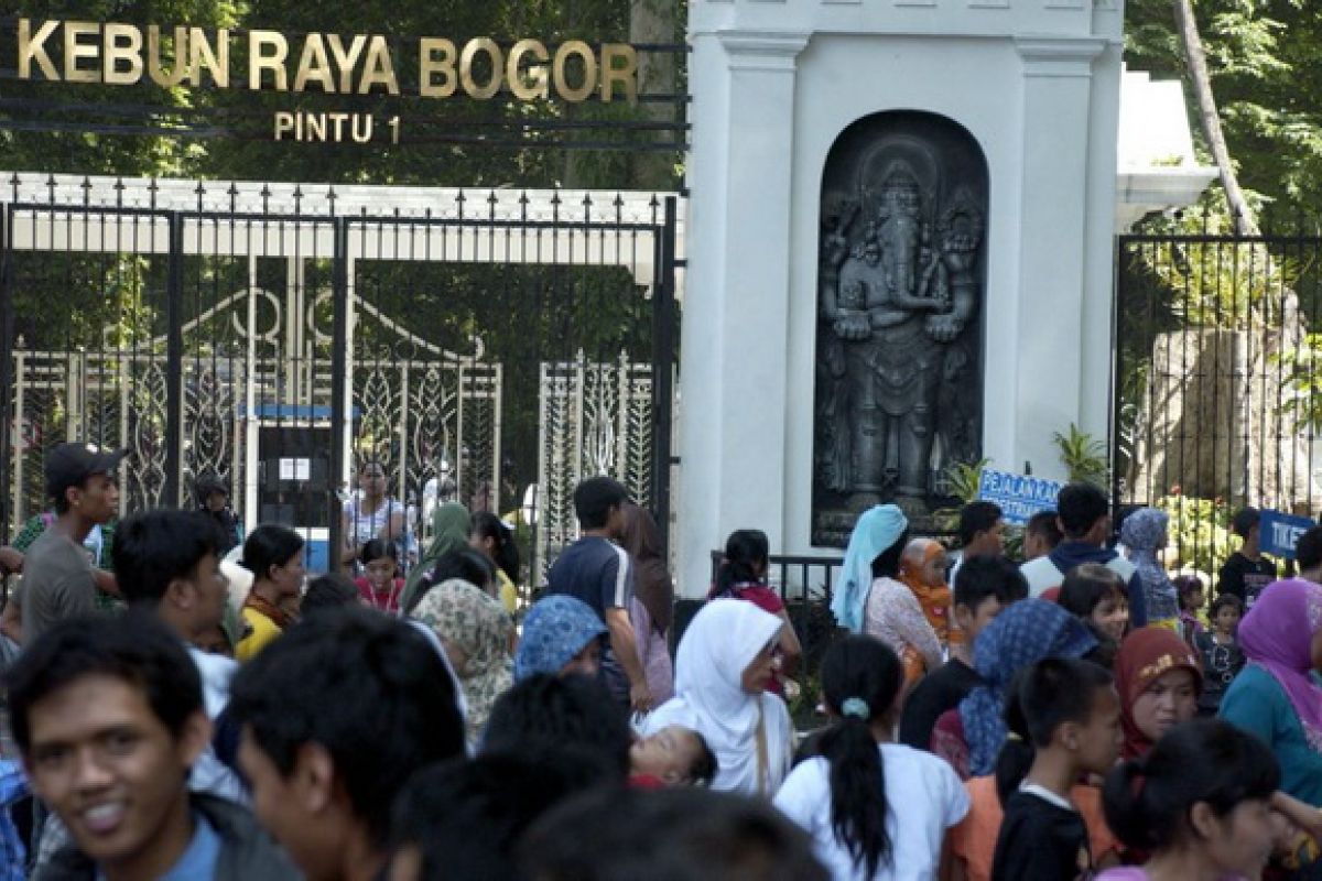 Kebun Raya Bogor diserbu pengunjung