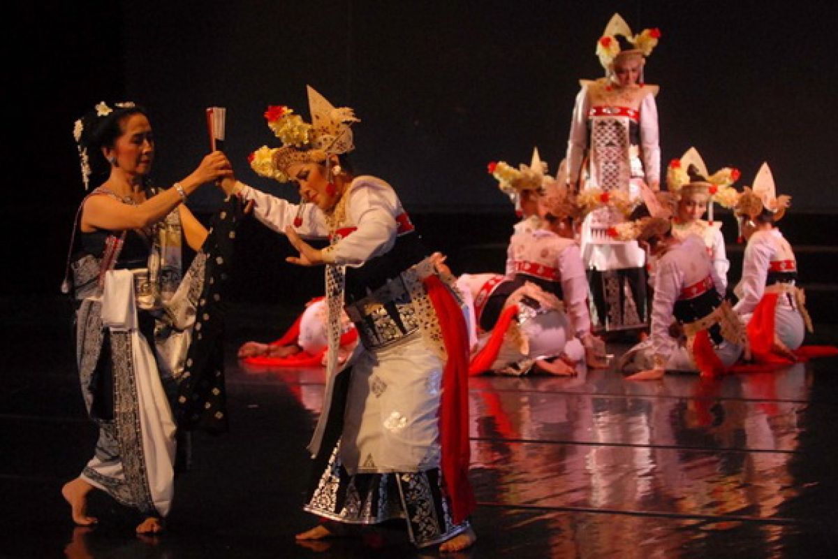 Drama musikal "Calon Arang" sihir masyarakat Hangzhou