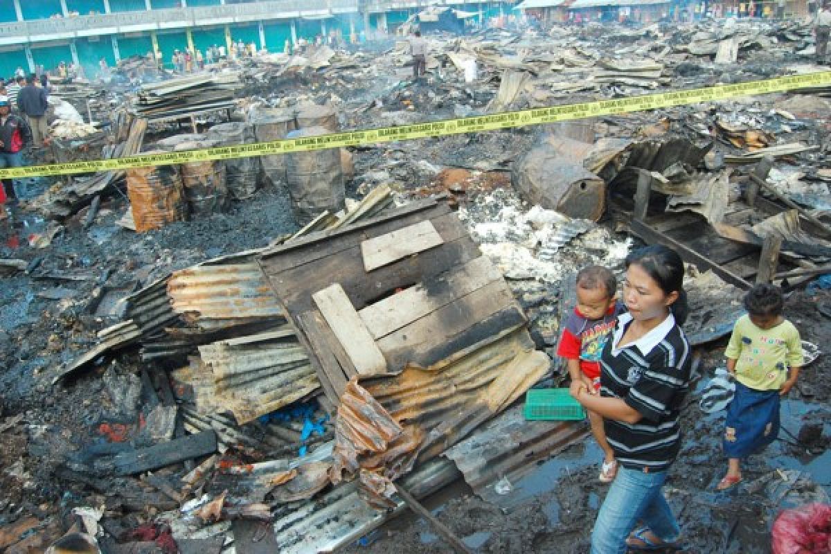 20 Ruko di Pasar Lubuk Jambi Kuansing Terbakar