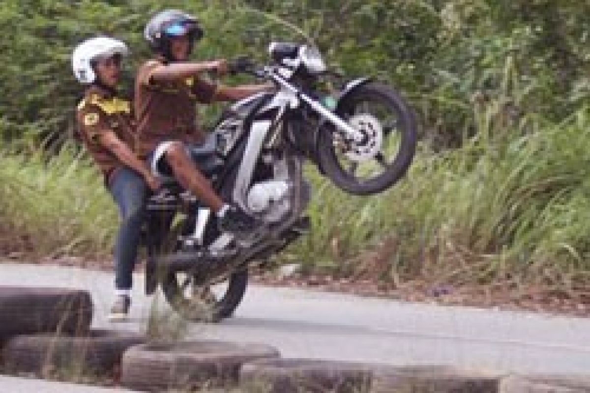 Balap Motor - 129 Pemula Adu Nyali Dalam  ''Drag Bike'' Karimun