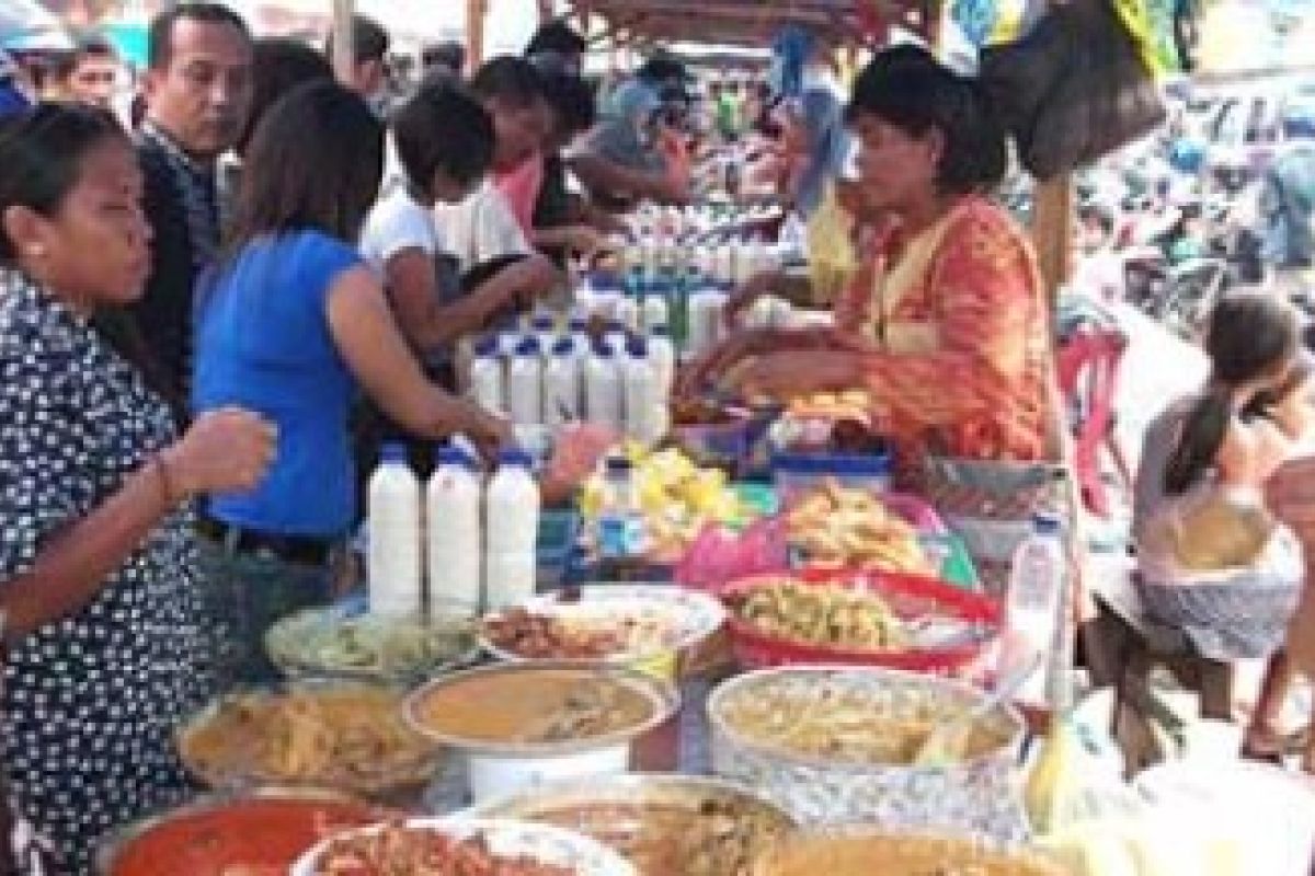 Pasar Kaget Ramadhan di Karimun Padat Pembelanja