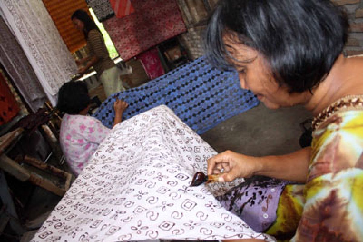 Batik Tulis Edisi Imlek Rp300 Ribu