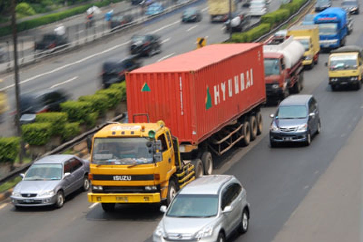 Keputusan Menteri Pembatasan Truk Terbit Hari Ini