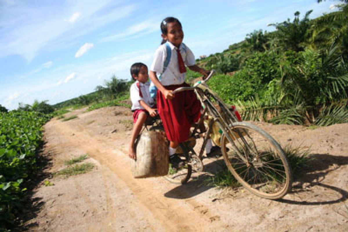 Indonesia’s Free People’s Schools Aim to Break Poverty Cycle