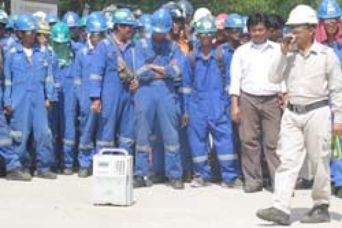 Pekerja Profab Tuntut Peningkatran Kesejahteraan 