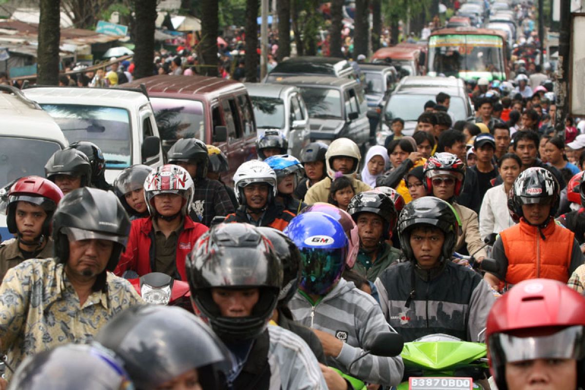 Ragunan dipadati 100 ribu pengunjung