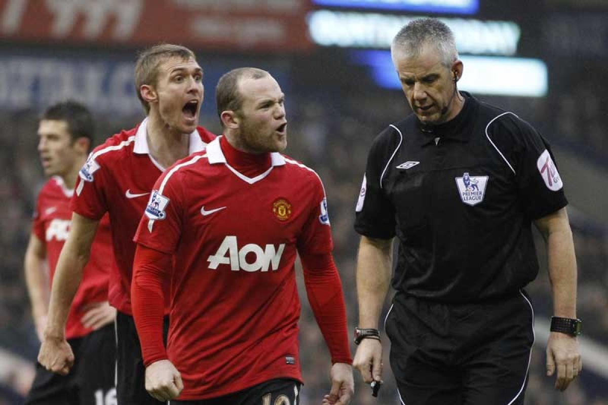 Rooney Diganjar Hukuman Dua Pertandingan
