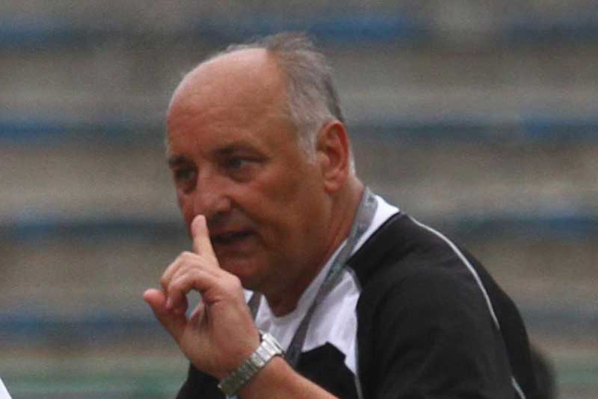 Pelatih Branko Babic tinggalkan Persis Solo