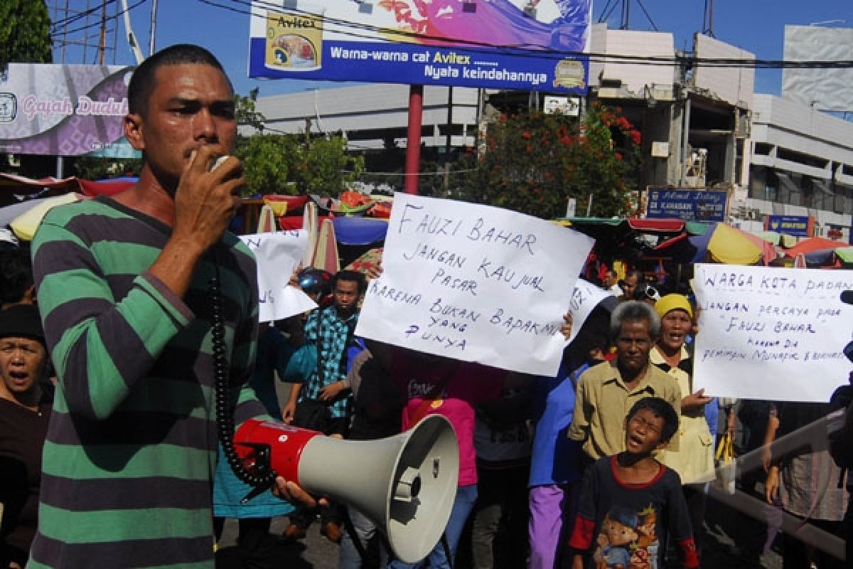 Warga Padang Korban Gempa 2009 Belum Terima Dana Rehap Rekon