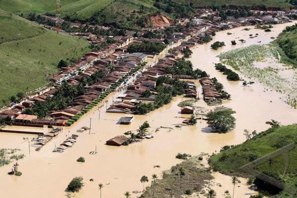 Sekitar 610 Tewas Akibat Banjir dan Longsor