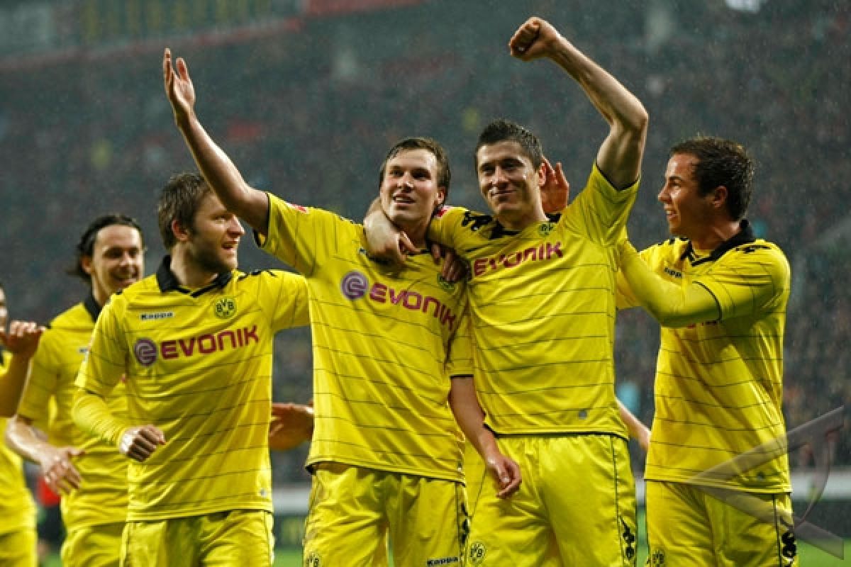 Dortmund Yakin Raih Gelar