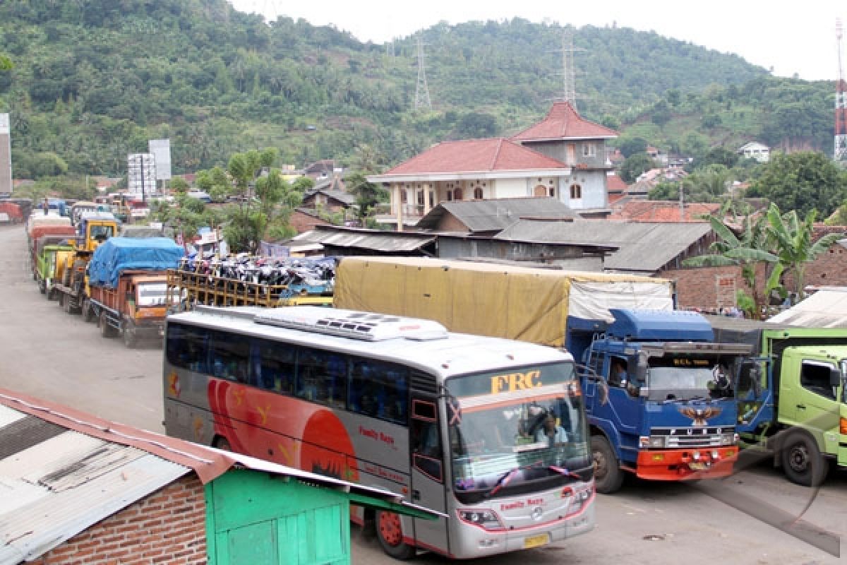 Antrean Truk di Tol Merak Sudah Terurai 