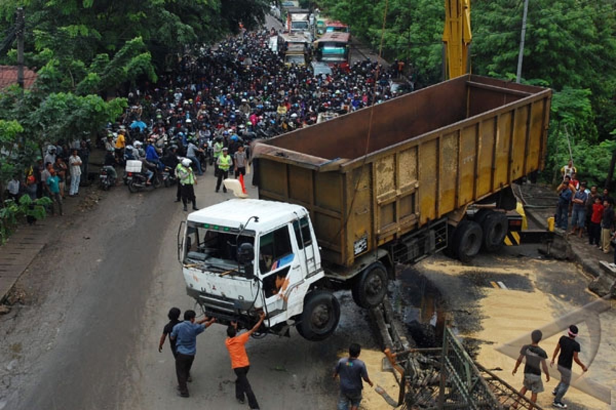 Cari solusi, belasan titik rawan kemacetan di Tangerang diteliti
