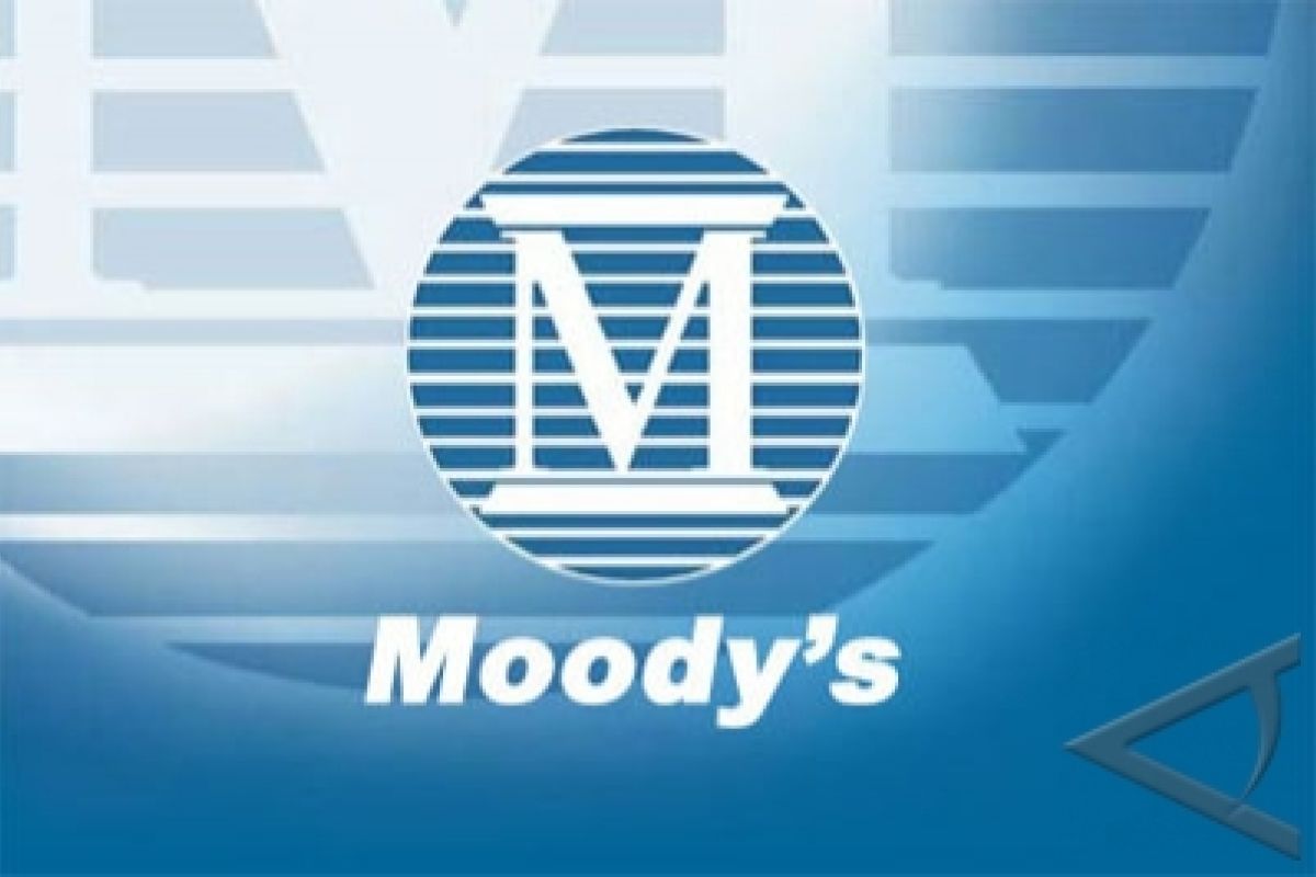 Moody`s raises RI`s rating