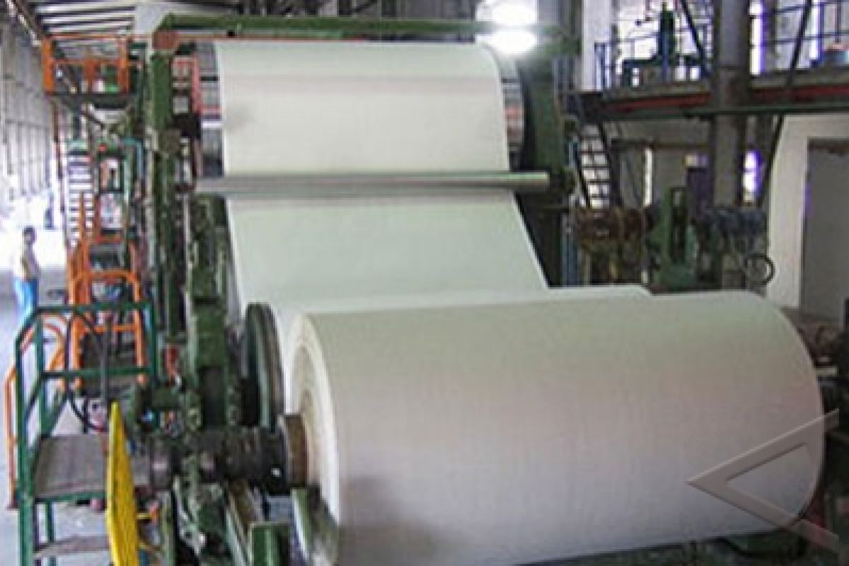 Ratusan Karyawan Pabrik Kertas Tolak Pailit