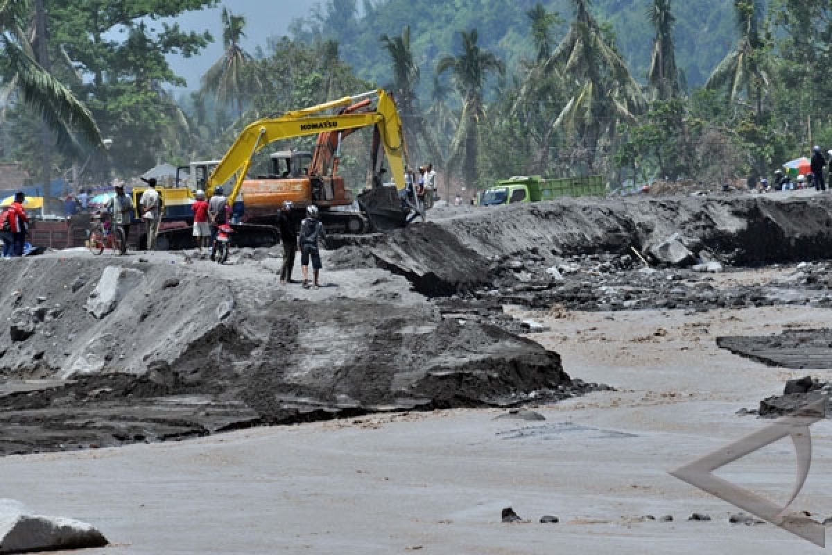 Pemerintah Siapkan Sungai Baru Aliran Lahar Merapi 