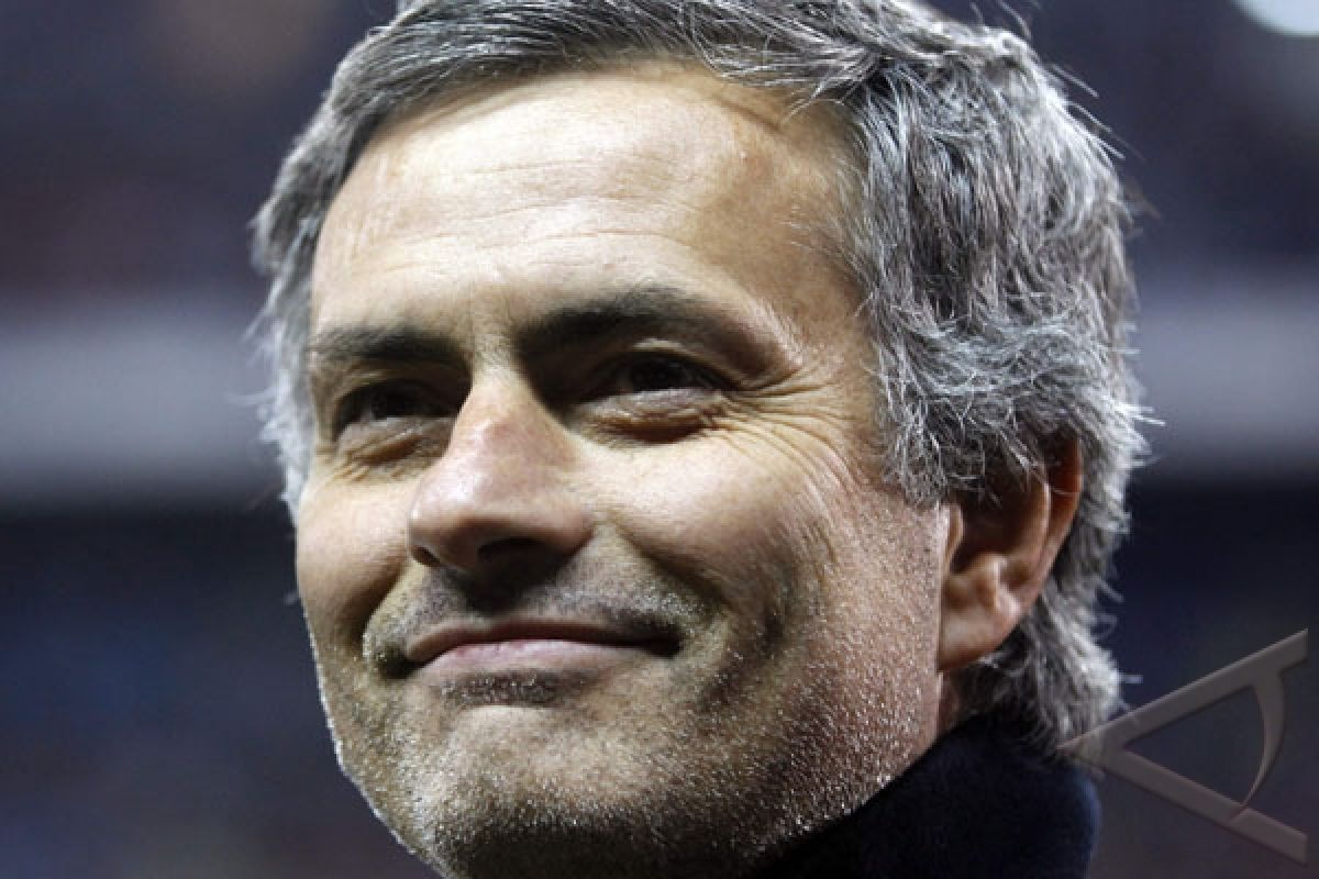 Mourinho merasa beruntung menang dari Liverpool