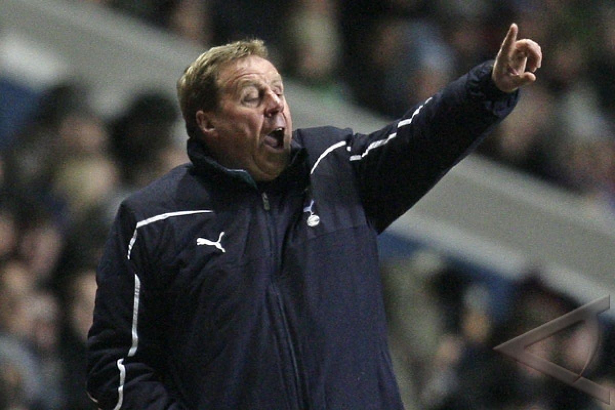 Redknapp dan pemain latihan yoga