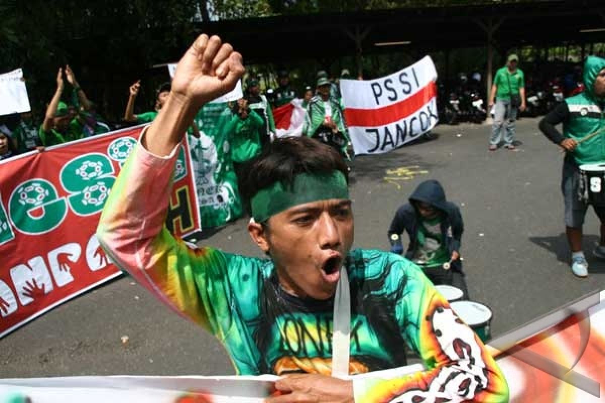 Suporter Jateng-DIY Ancam Turun ke Jalan Sikapi Kongres PSSI
