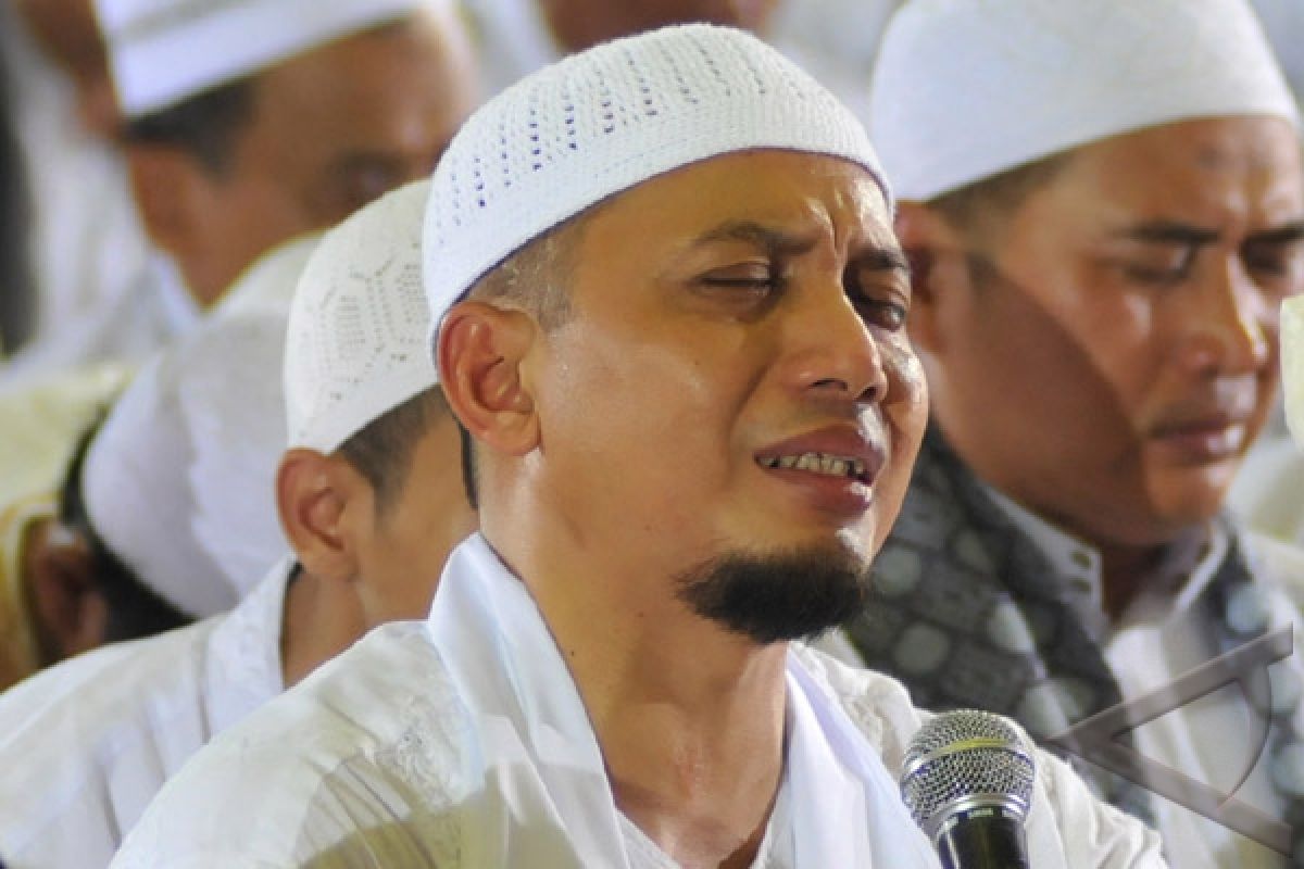 Ustadz Arifin Ilham kembali ke Indonesia