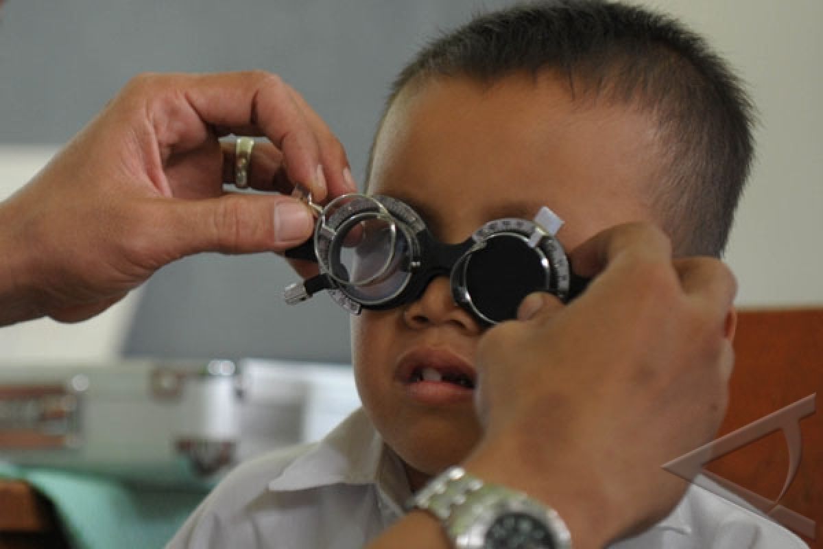 1.753 pelajar Kota Tangerang peroleh kacamata gratis